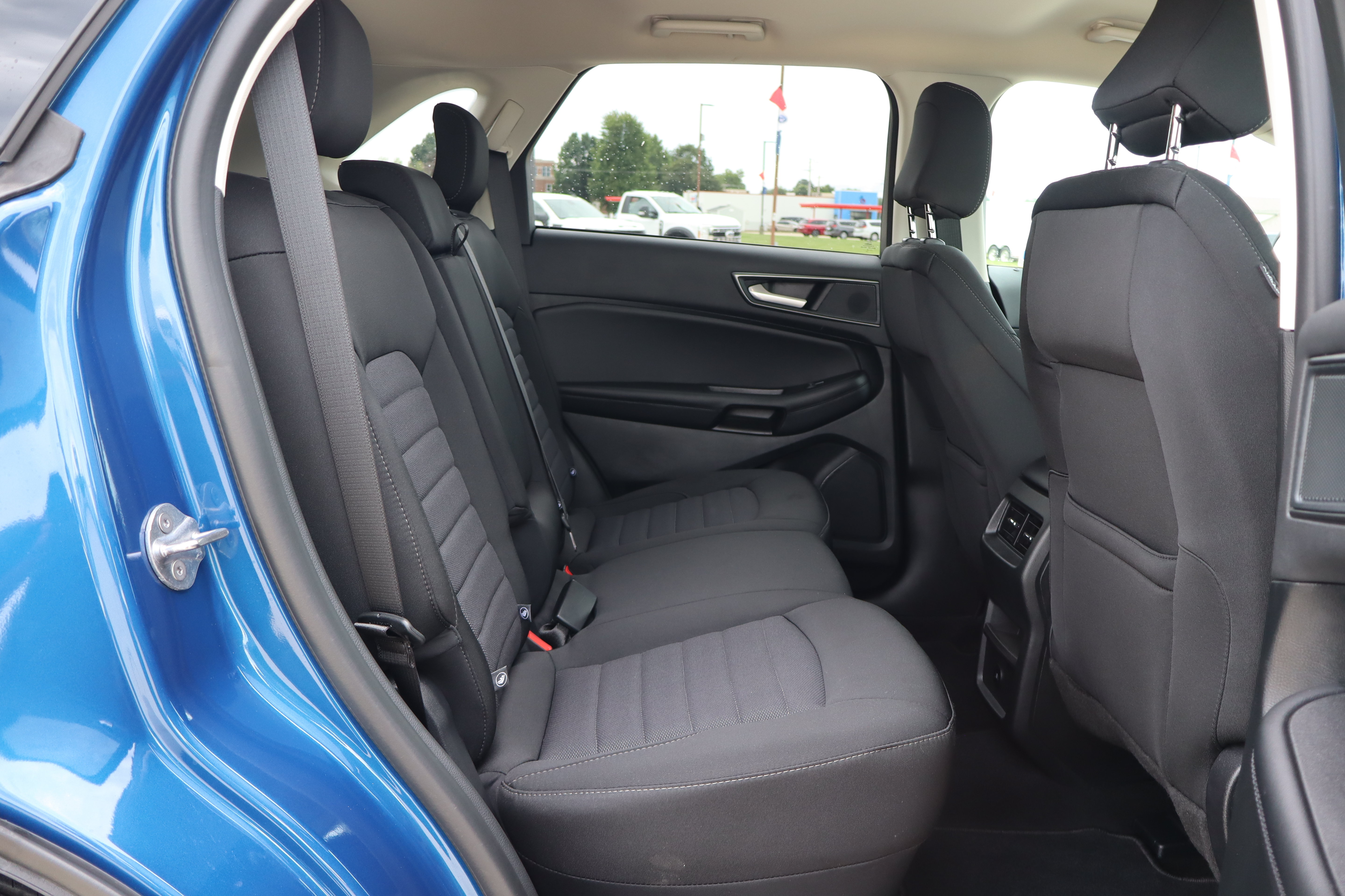 Used 2024 Ford Edge SE w/ Black Appearance Package AWD/4WD image 11