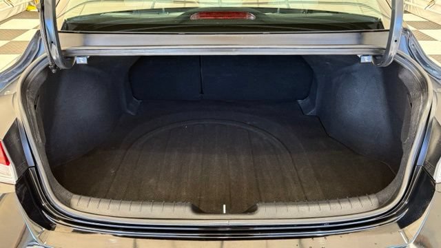 Used 2025 Hyundai Elantra Limited FWD image 4