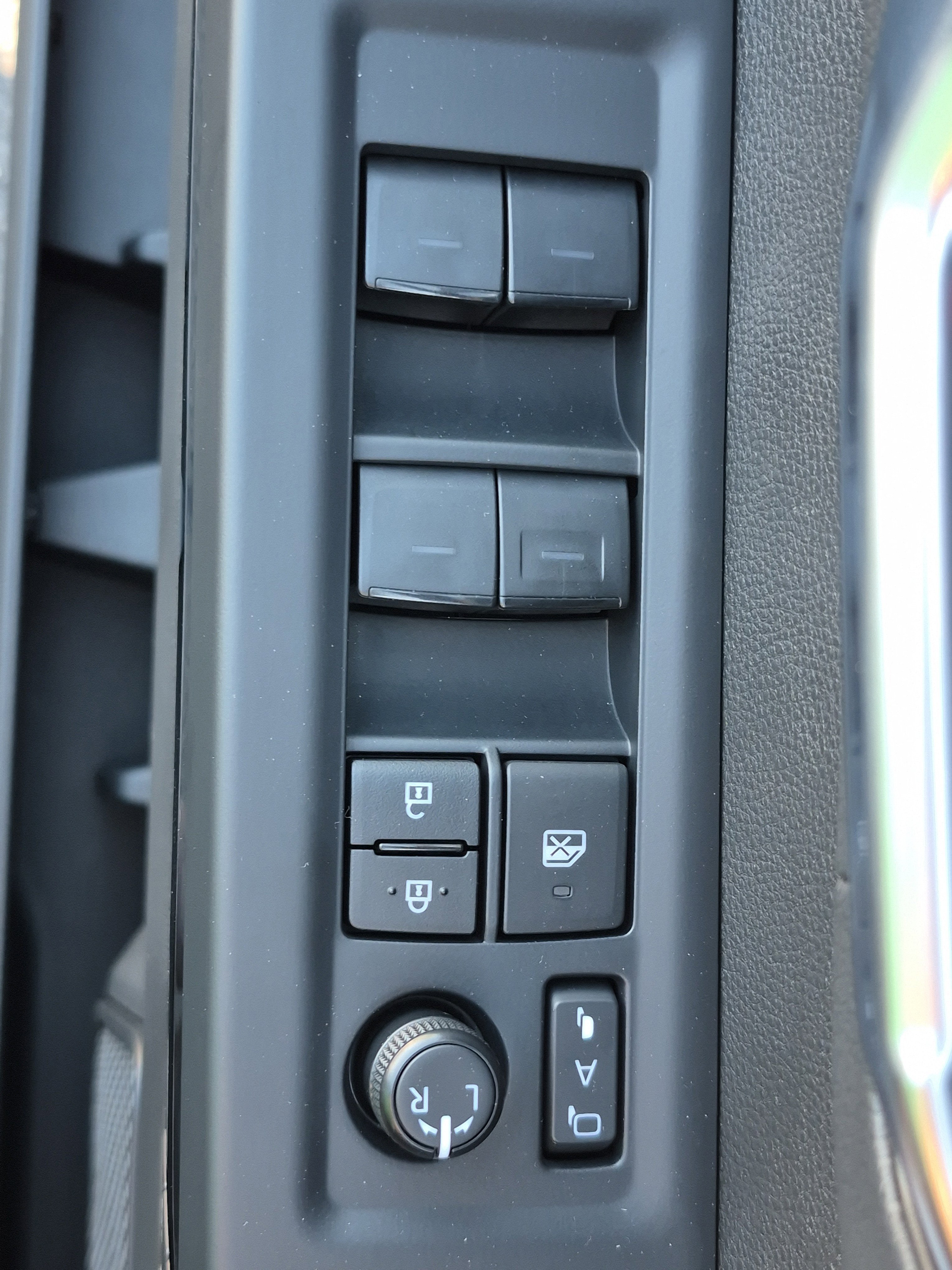 Used 2025 Toyota Sequoia Limited image 26