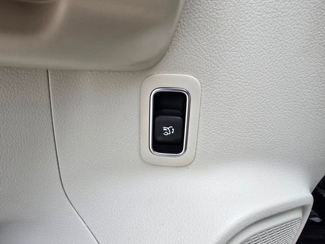 Certified 2025 Mercedes-Benz GLA 250 4MATIC image 24