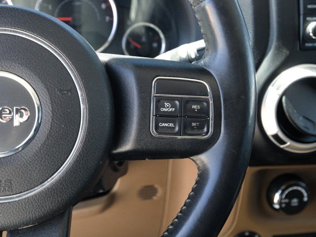 Used 2014 Jeep Wrangler Unlimited Sahara w/ Connectivity Group AWD/4WD image 17