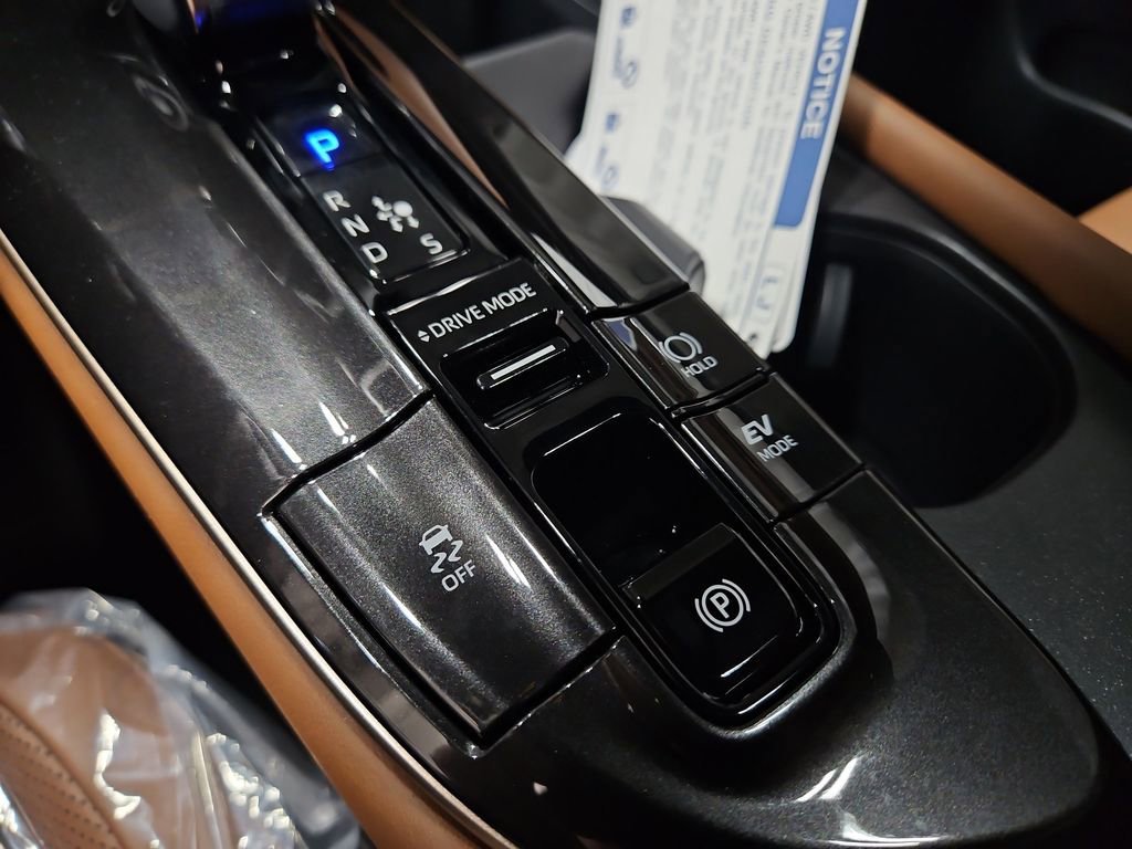 New 2025 Toyota Crown Signia image 24