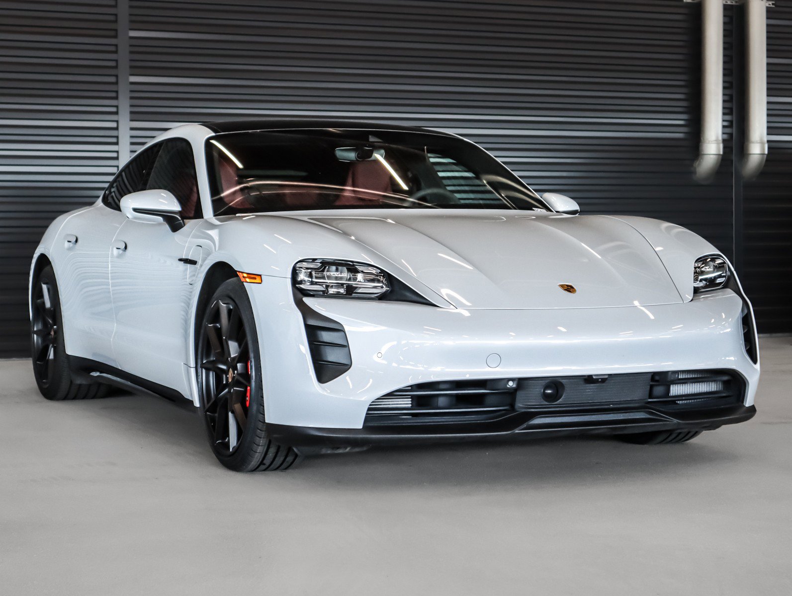 Used 2024 Porsche Taycan GTS image 7