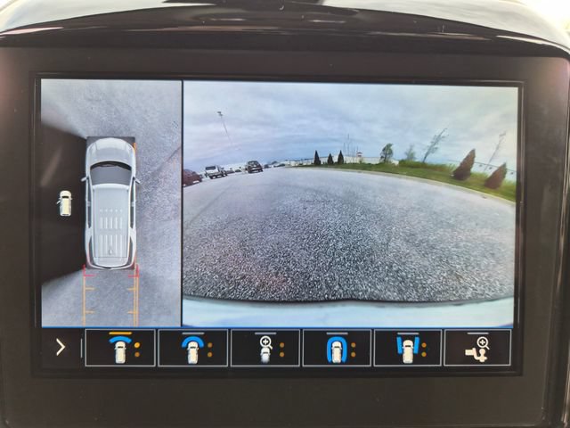 Used 2021 Chevrolet Traverse Premier FWD image 33