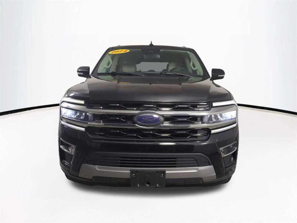 Used 2024 Ford Expedition Limited AWD/4WD image 3