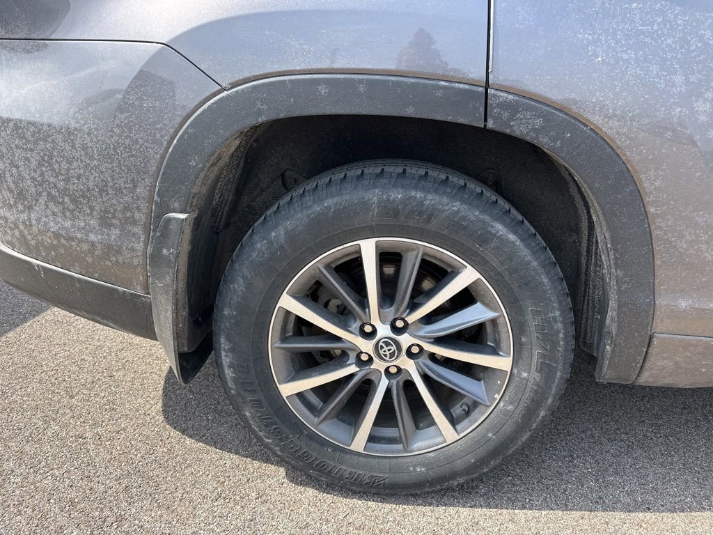 Used 2018 Toyota Highlander XLE image 6