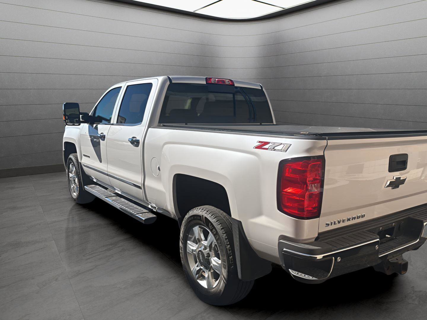 Used 2018 Chevrolet Silverado 2500 LTZ w/ LTZ Plus Package image 6