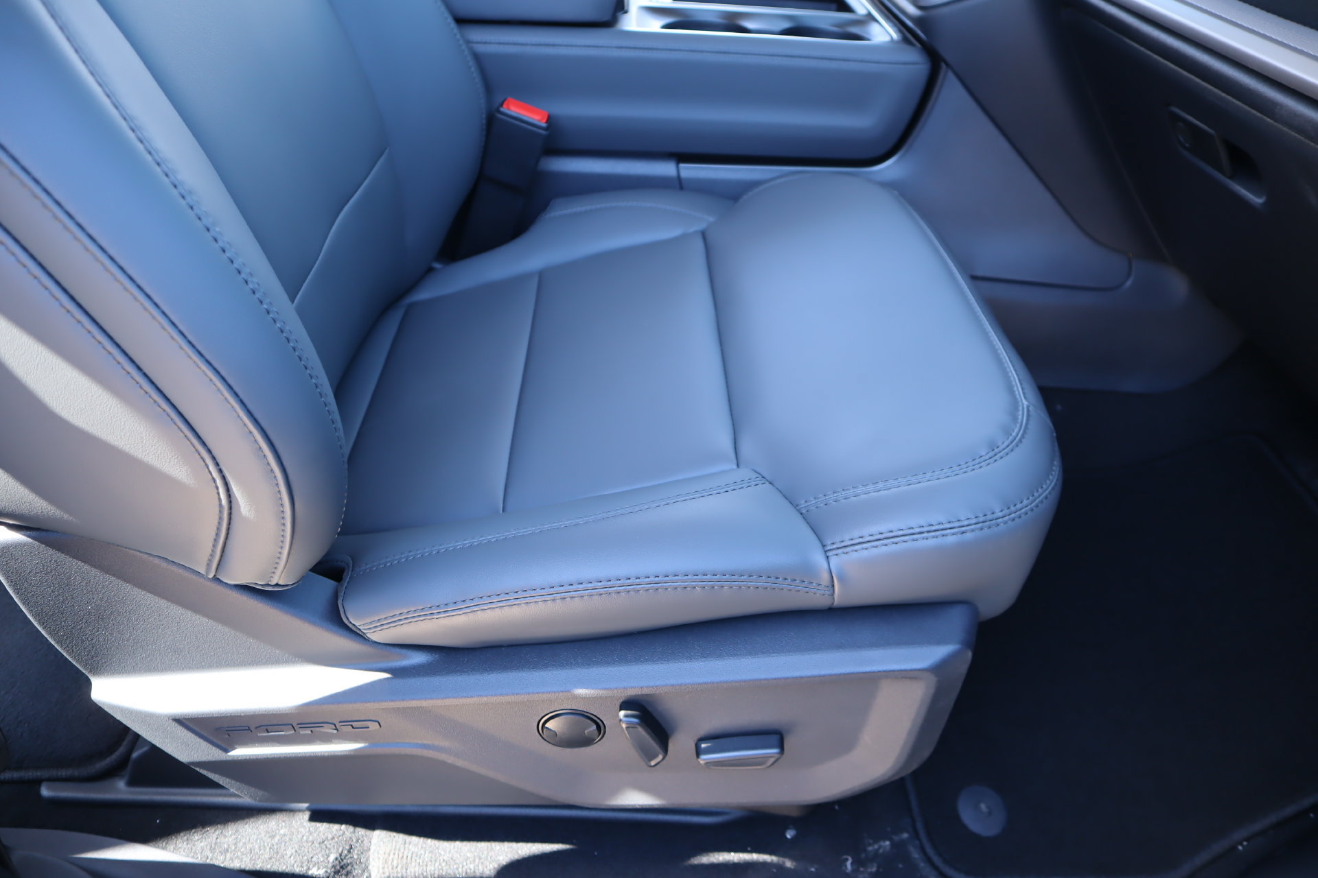 New 2026 Ford Expedition Active AWD/4WD image 17