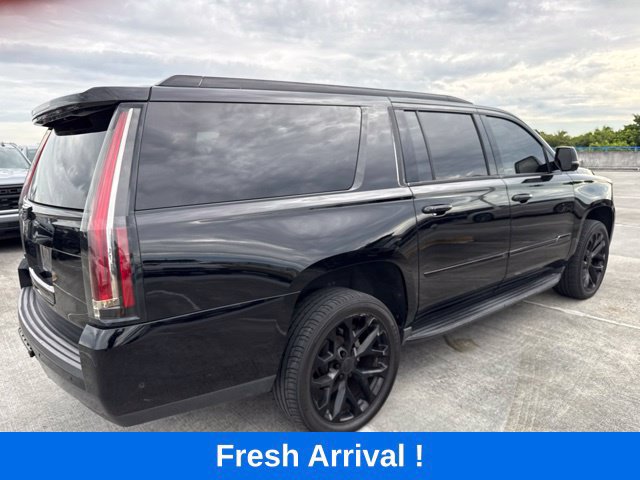 Used 2019 Cadillac Escalade ESV Luxury RWD image 17