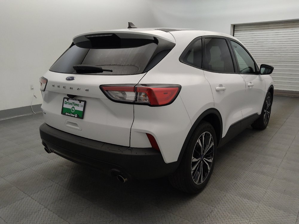 Used 2022 Ford Escape SE w/ SE Sport Appearance Package FWD image 9