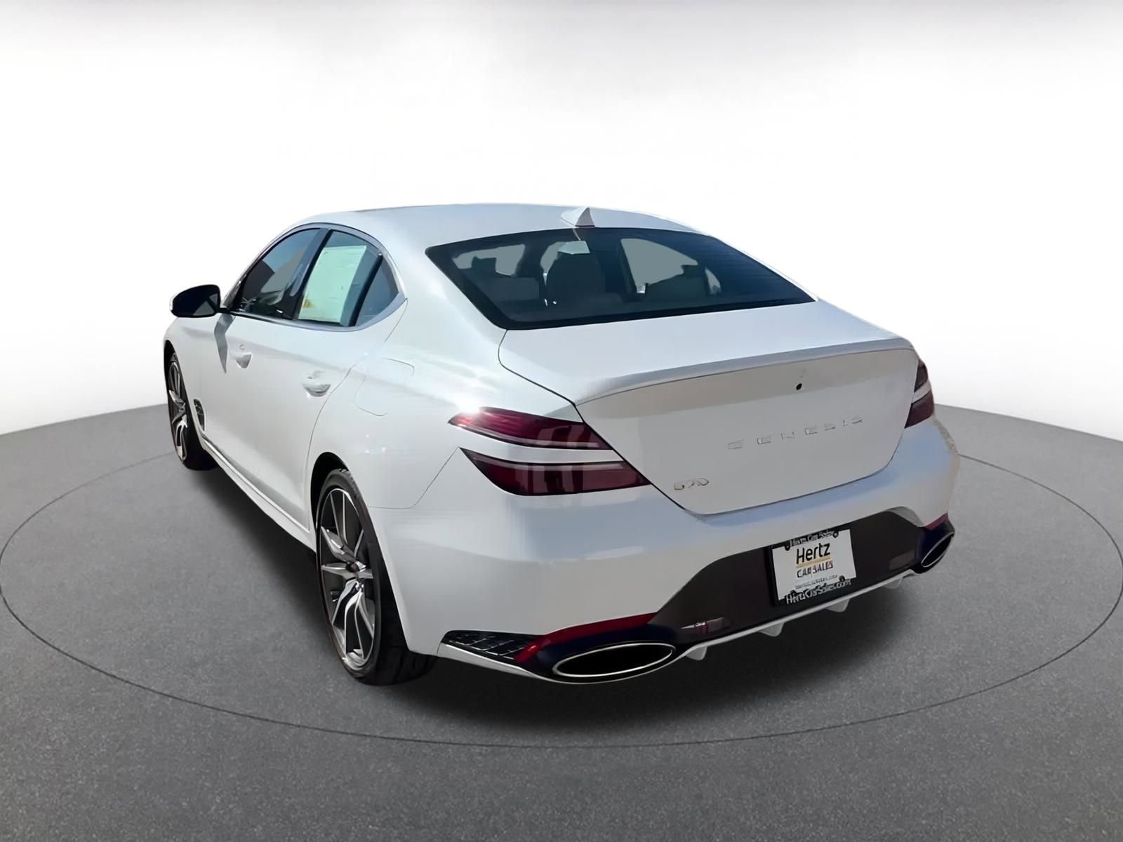 Used 2025 Genesis G70 2.5T image 12