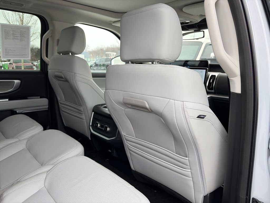 Used 2025 Ford Expedition Max Platinum image 39