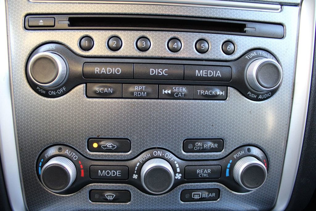 Used 2020 Nissan Pathfinder SL image 25