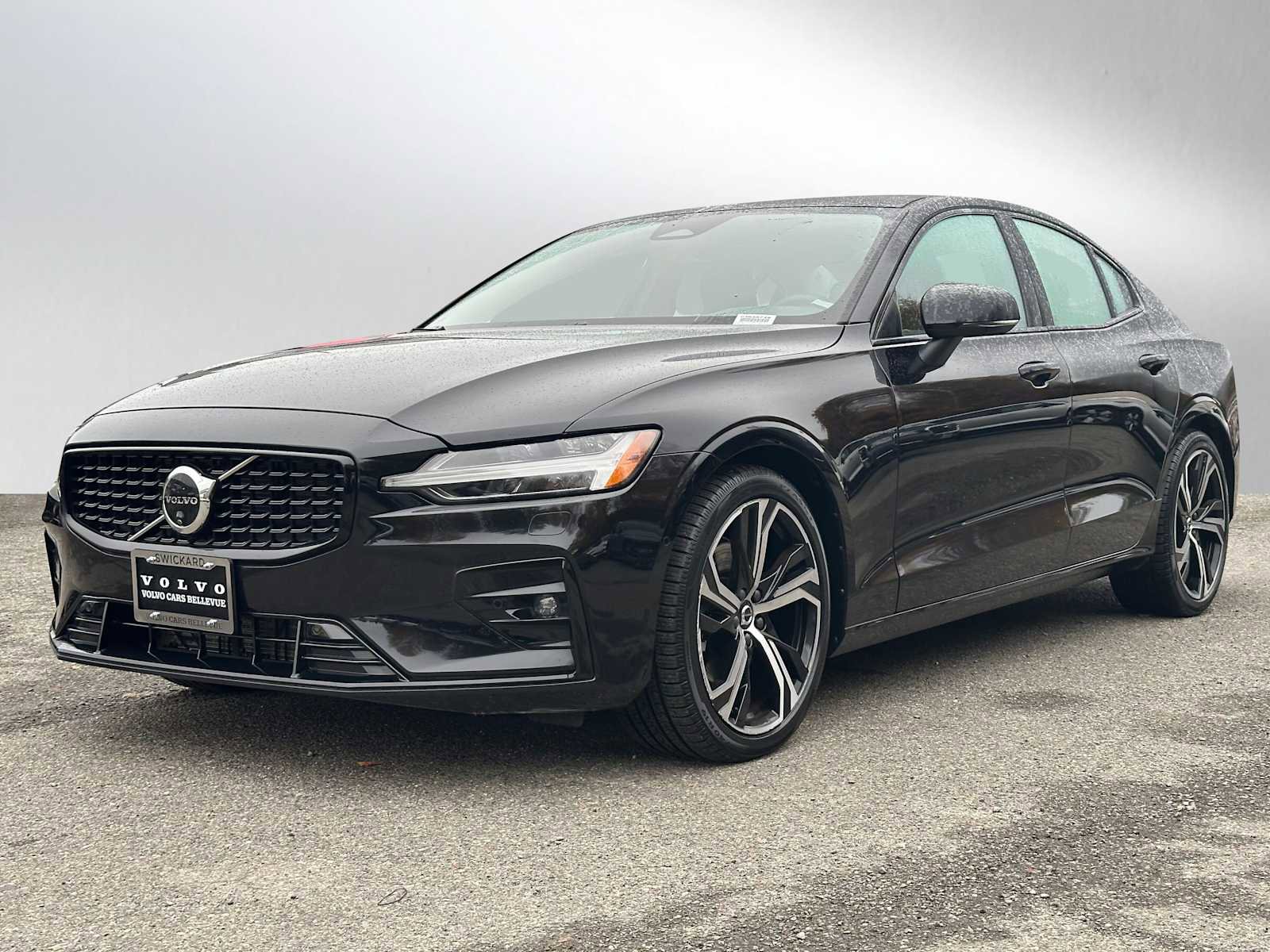 Certified 2025 Volvo S60 B5 Plus image 7