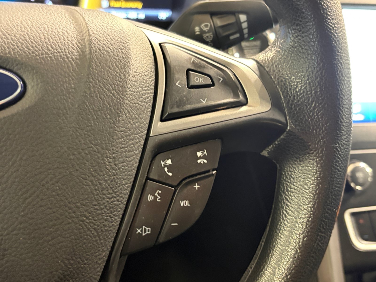 Used 2020 Ford Fusion SE FWD image 19