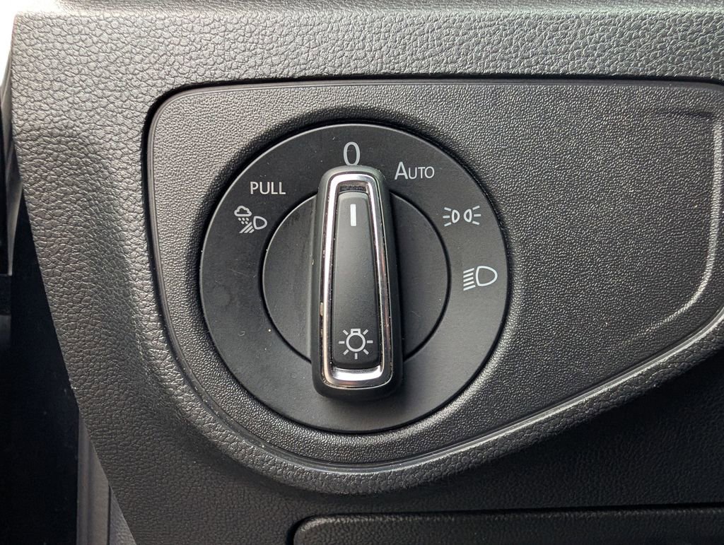 Used 2023 Volkswagen Atlas Cross Sport SE image 26