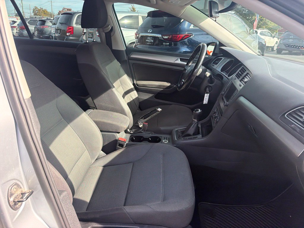 Used 2016 Volkswagen Golf S FWD image 28