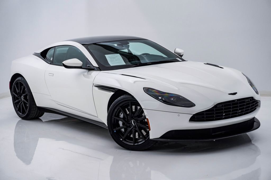 Used 2021 Aston Martin DB11 Coupe image 3