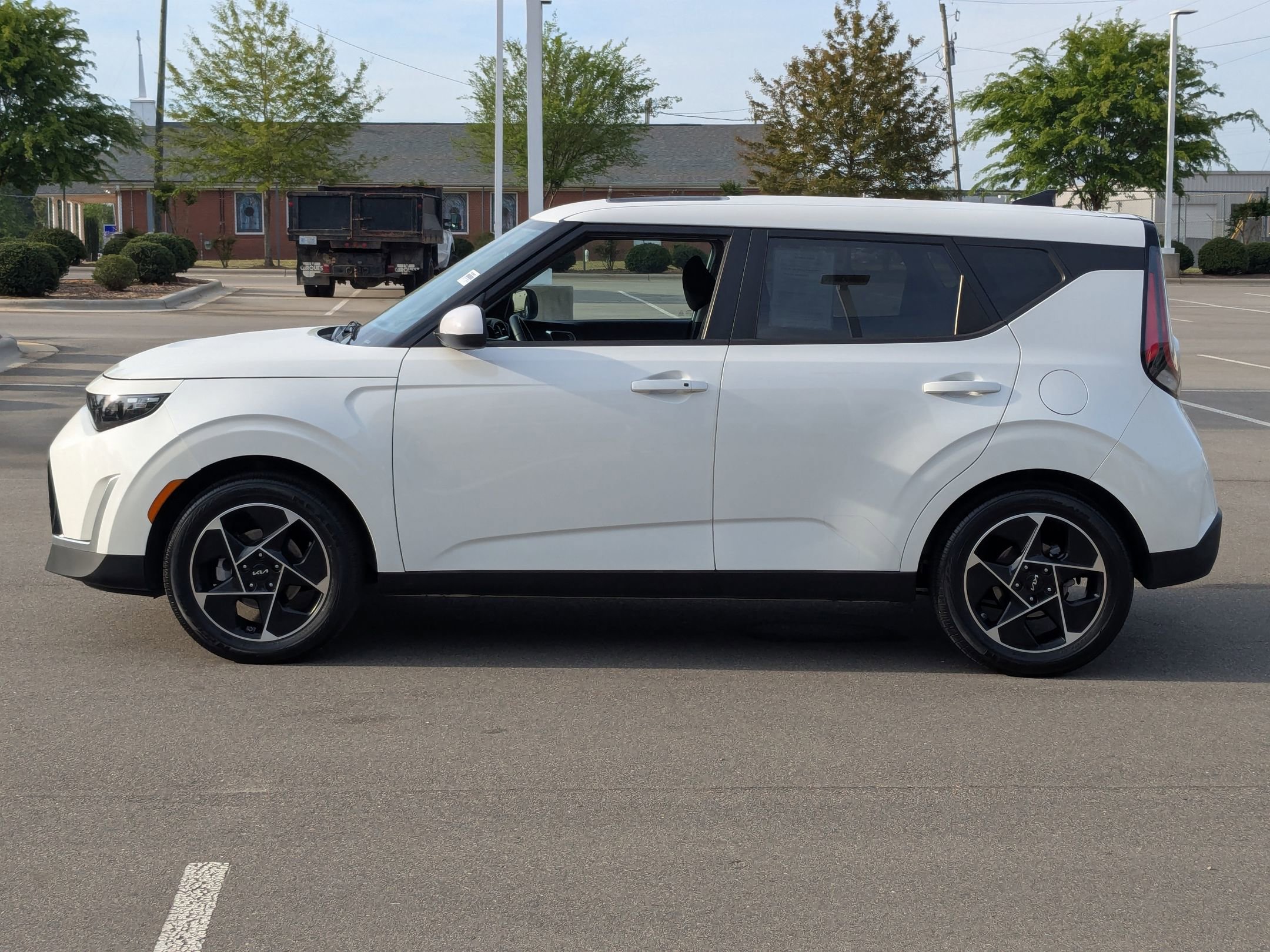Used 2024 Kia Soul EX FWD image 7