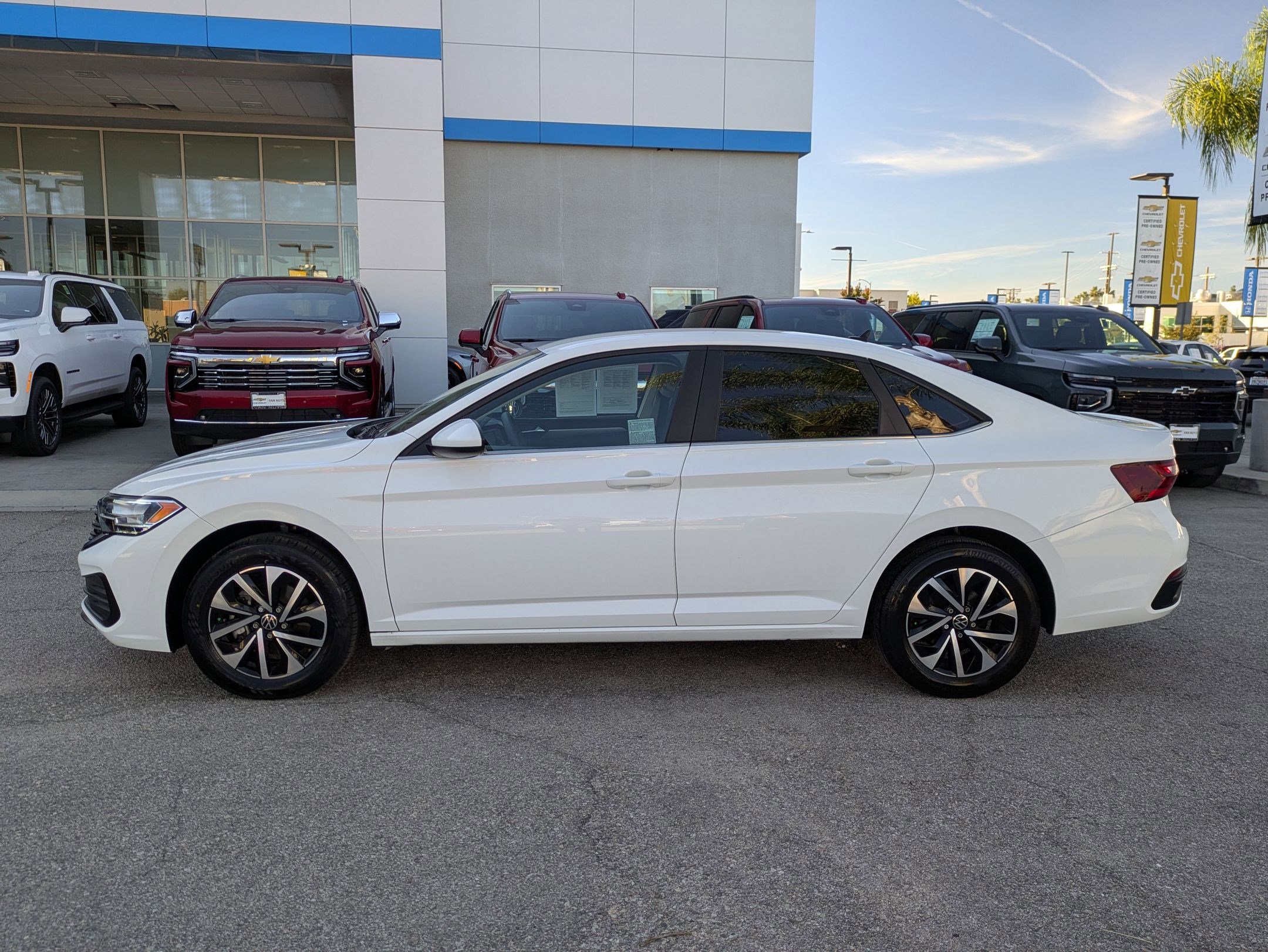 Used 2023 Volkswagen Jetta S image 8