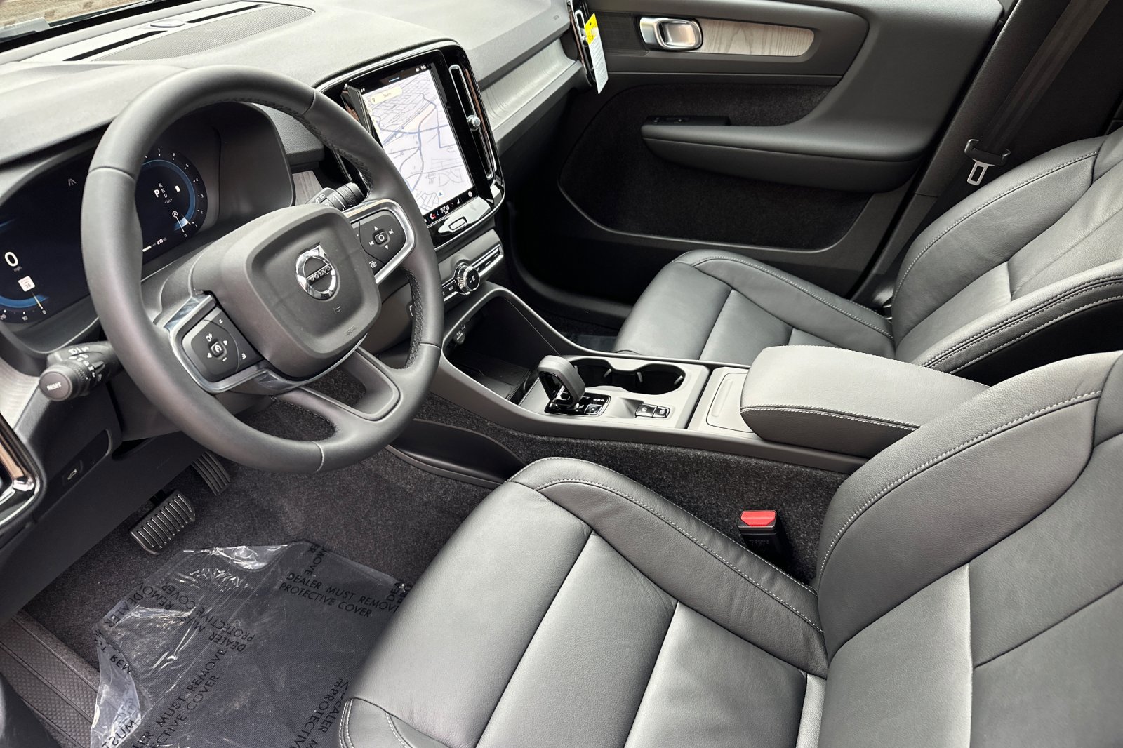 New 2025 Volvo XC40 B5 Core w/ Climate Package image 8