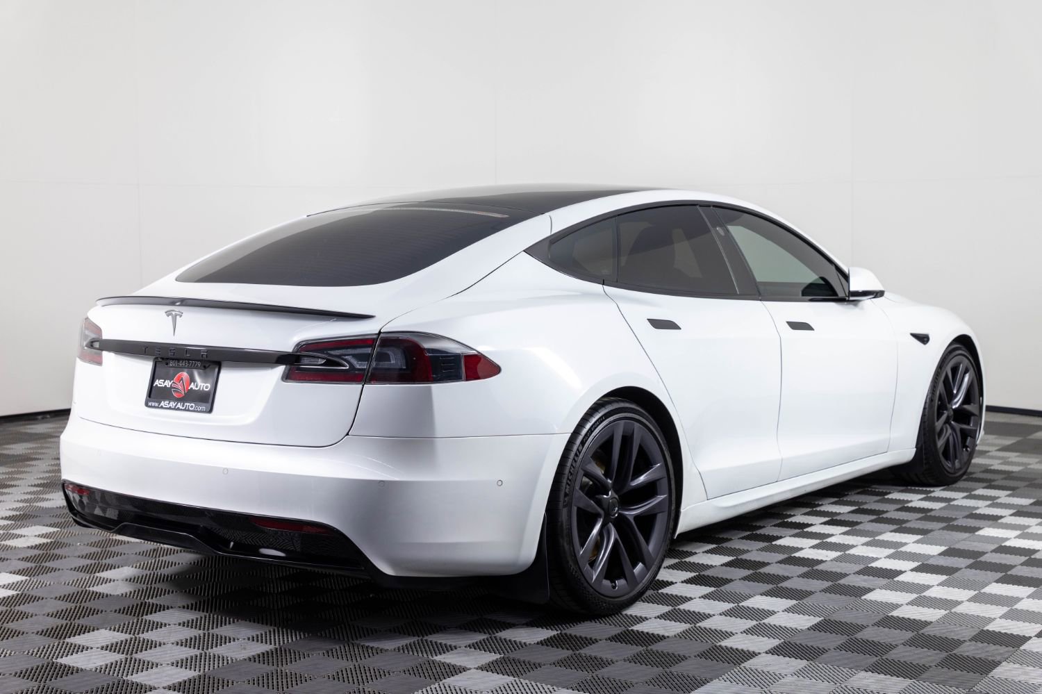 Used 2021 Tesla Model S Plaid image 7