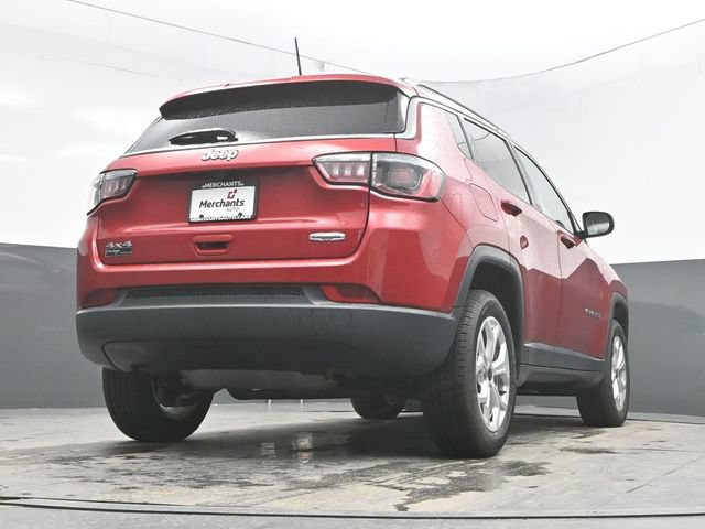 Used 2025 Jeep Compass Latitude AWD/4WD image 30