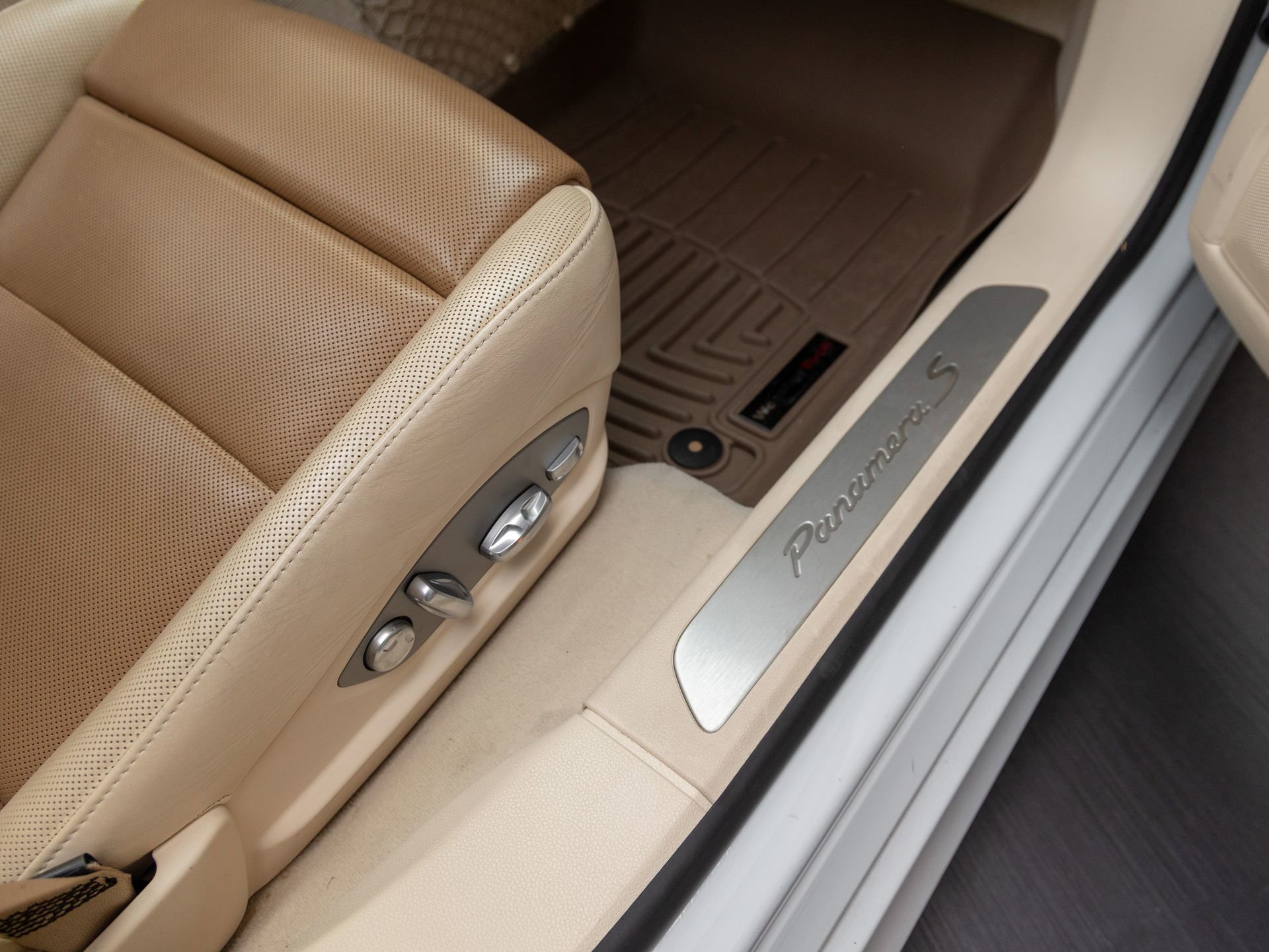 Used 2016 Porsche Panamera S RWD image 40