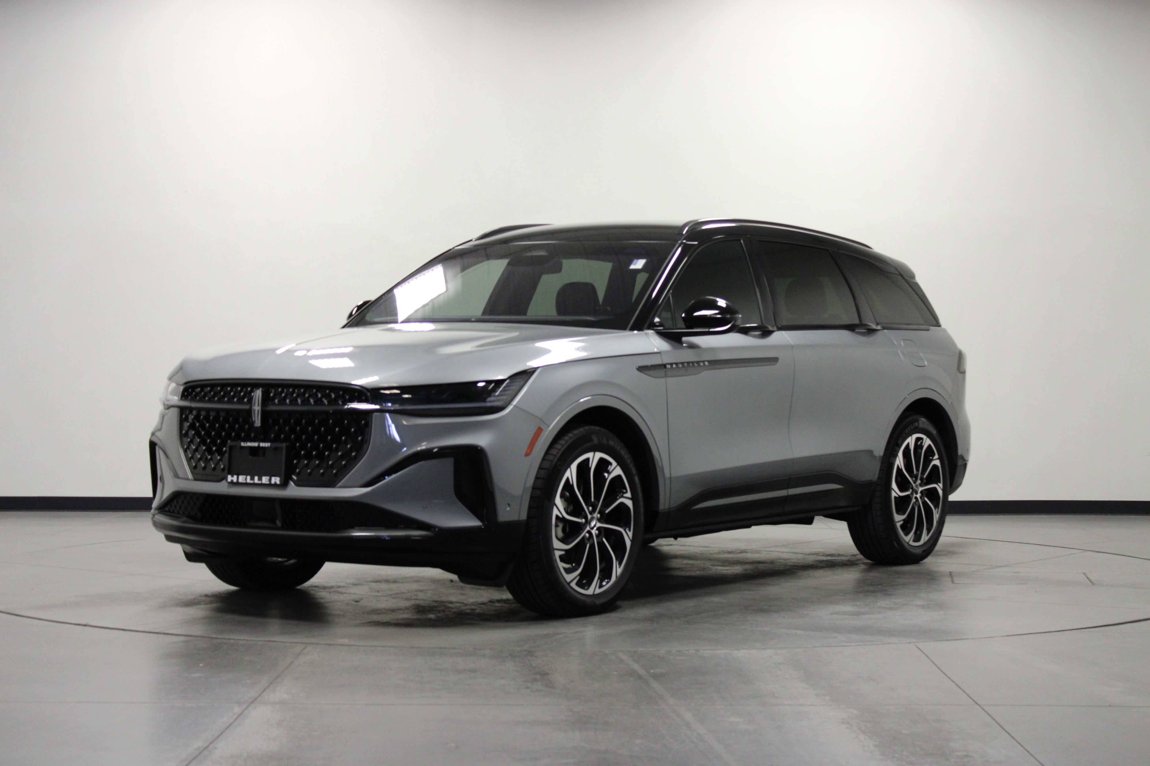 Used 2024 Lincoln Nautilus Reserve w/ Jet Appearance Package (87T) image 8