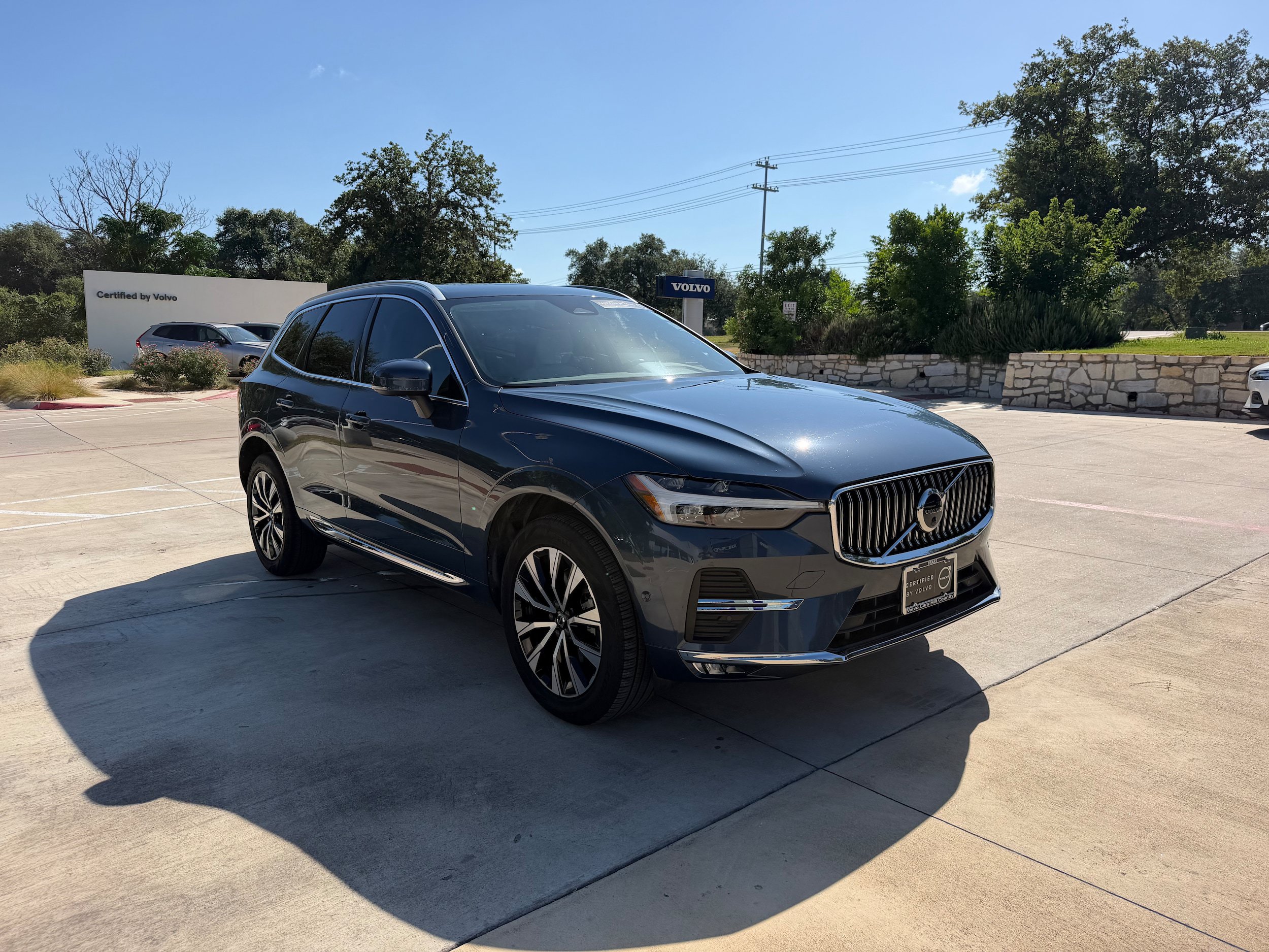 Certified 2023 Volvo XC60 B5 Plus AWD/4WD image 7