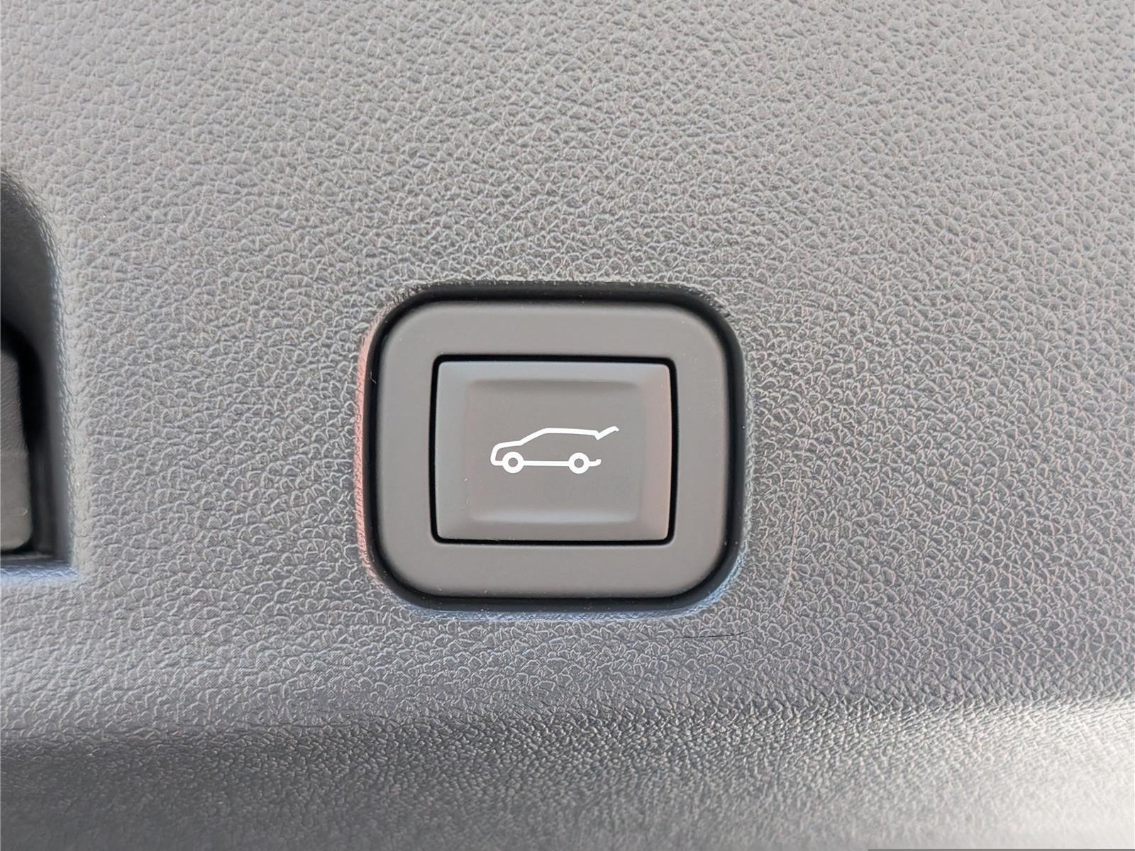 New 2027 Chevrolet Traverse LT w/ Driver Confidence Package FWD image 11
