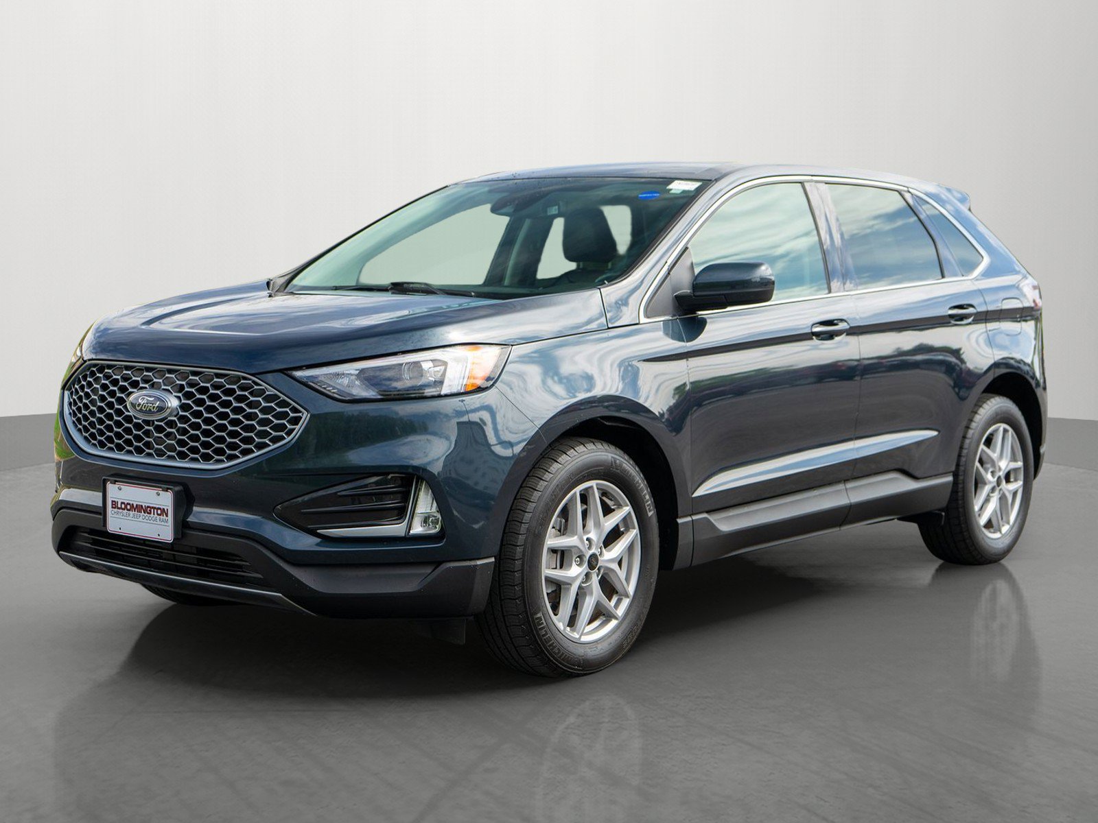 Used 2024 Ford Edge SEL w/ Convenience Package AWD/4WD image 3