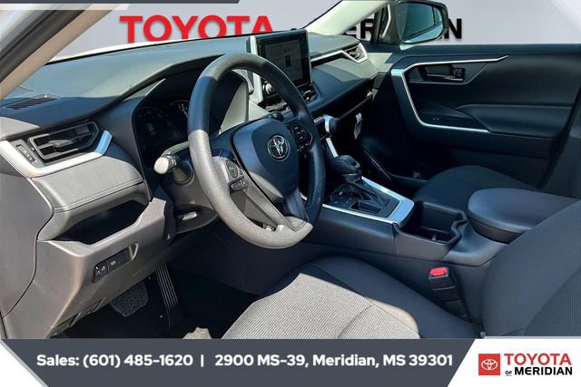 Used 2025 Toyota RAV4 LE image 12