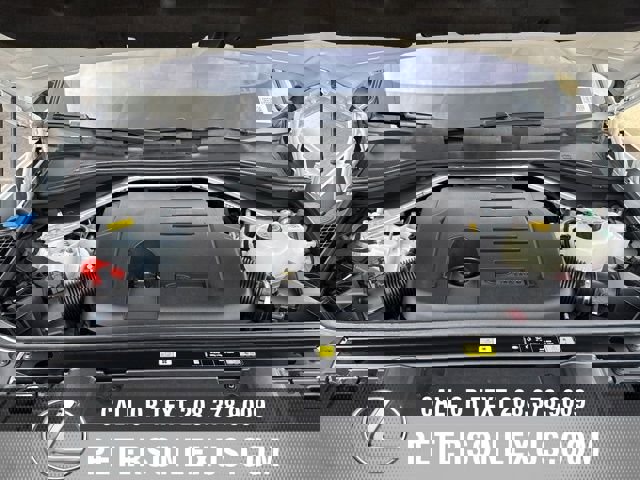 Used 2023 Land Rover Range Rover Long Wheelbase SE image 10