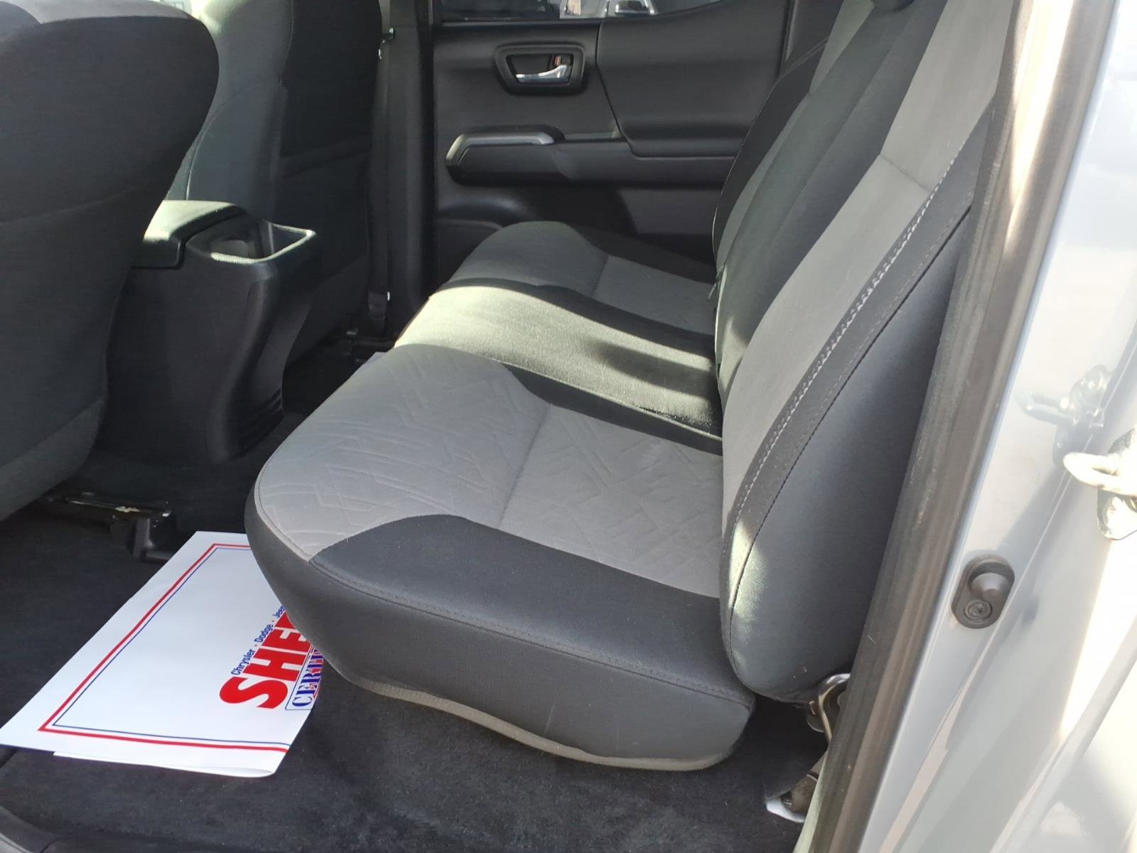 Used 2020 Toyota Tacoma TRD Off-Road image 14