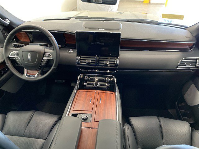 New 2024 Lincoln Navigator Reserve AWD/4WD image 34