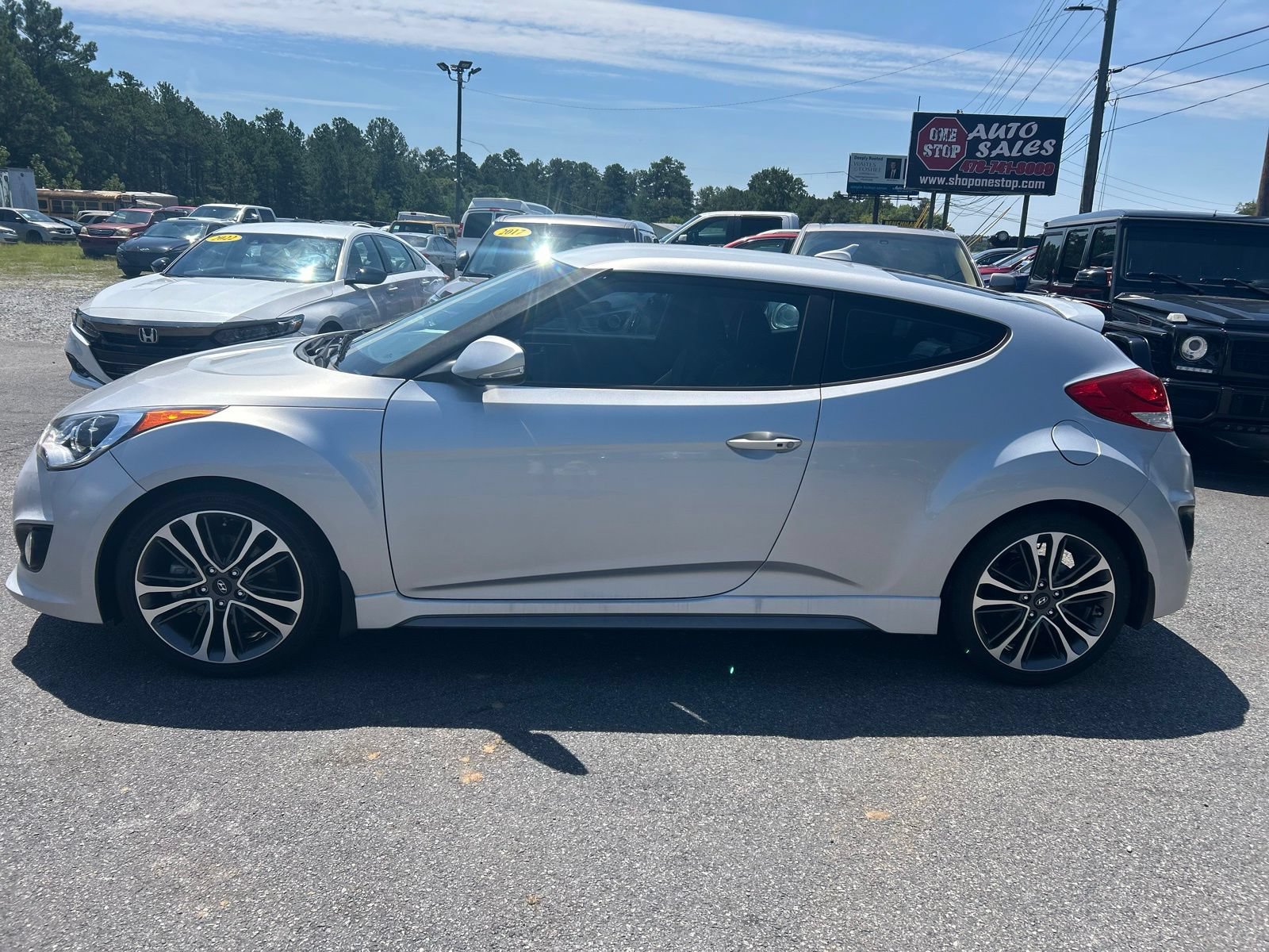 Used 2016 Hyundai Veloster Turbo FWD image 17