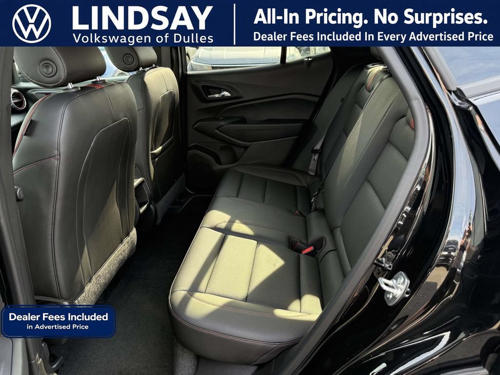 Used 2025 Chevrolet Trax RS w/ Sunroof Package FWD image 14