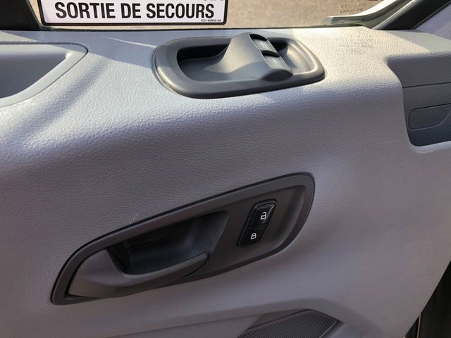 Used 2017 Ford Transit 350 XL image 6