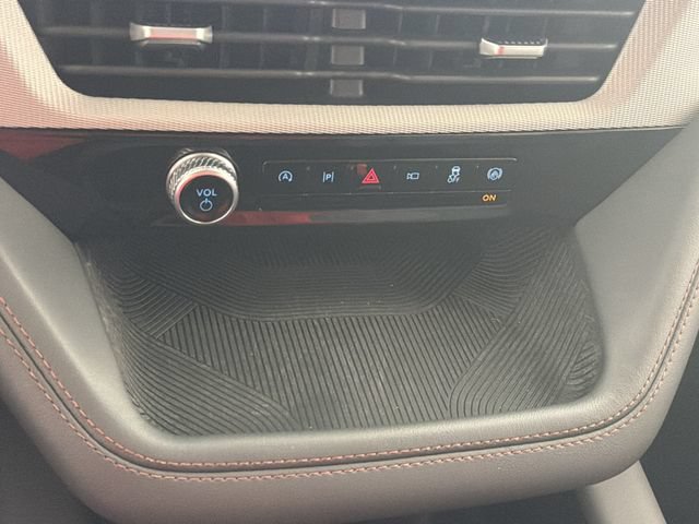 Used 2026 Ford Explorer Active RWD image 8