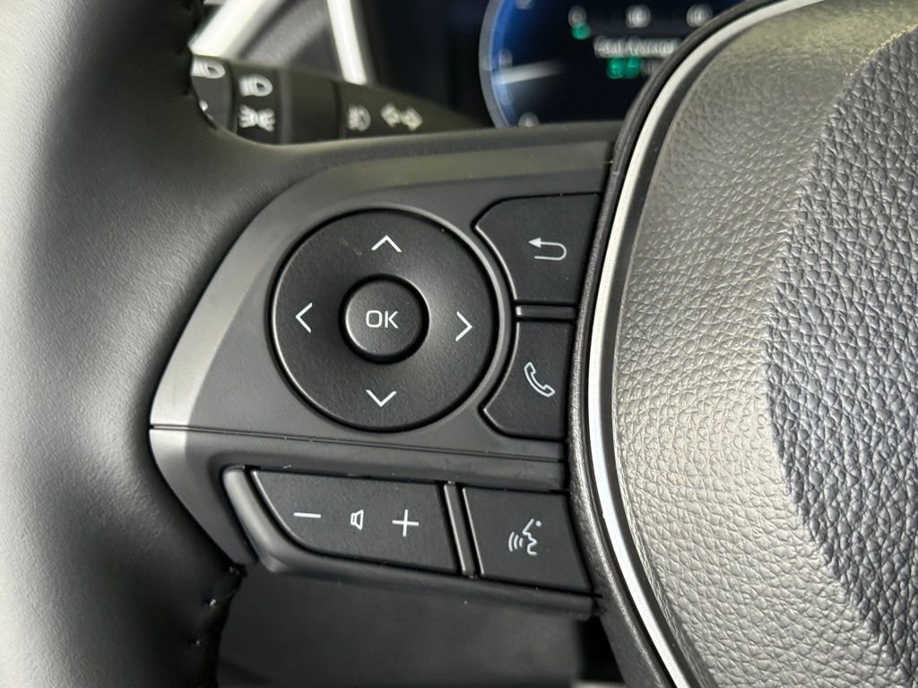 Used 2026 Toyota Corolla Cross XLE image 22