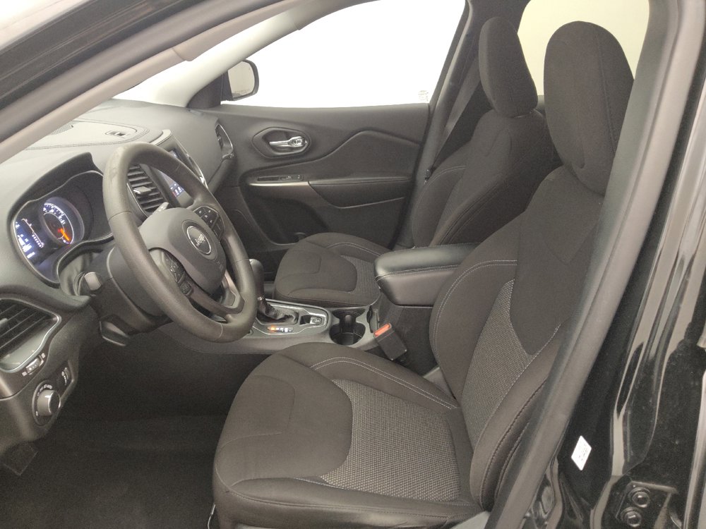 Used 2020 Jeep Cherokee Latitude FWD image 17
