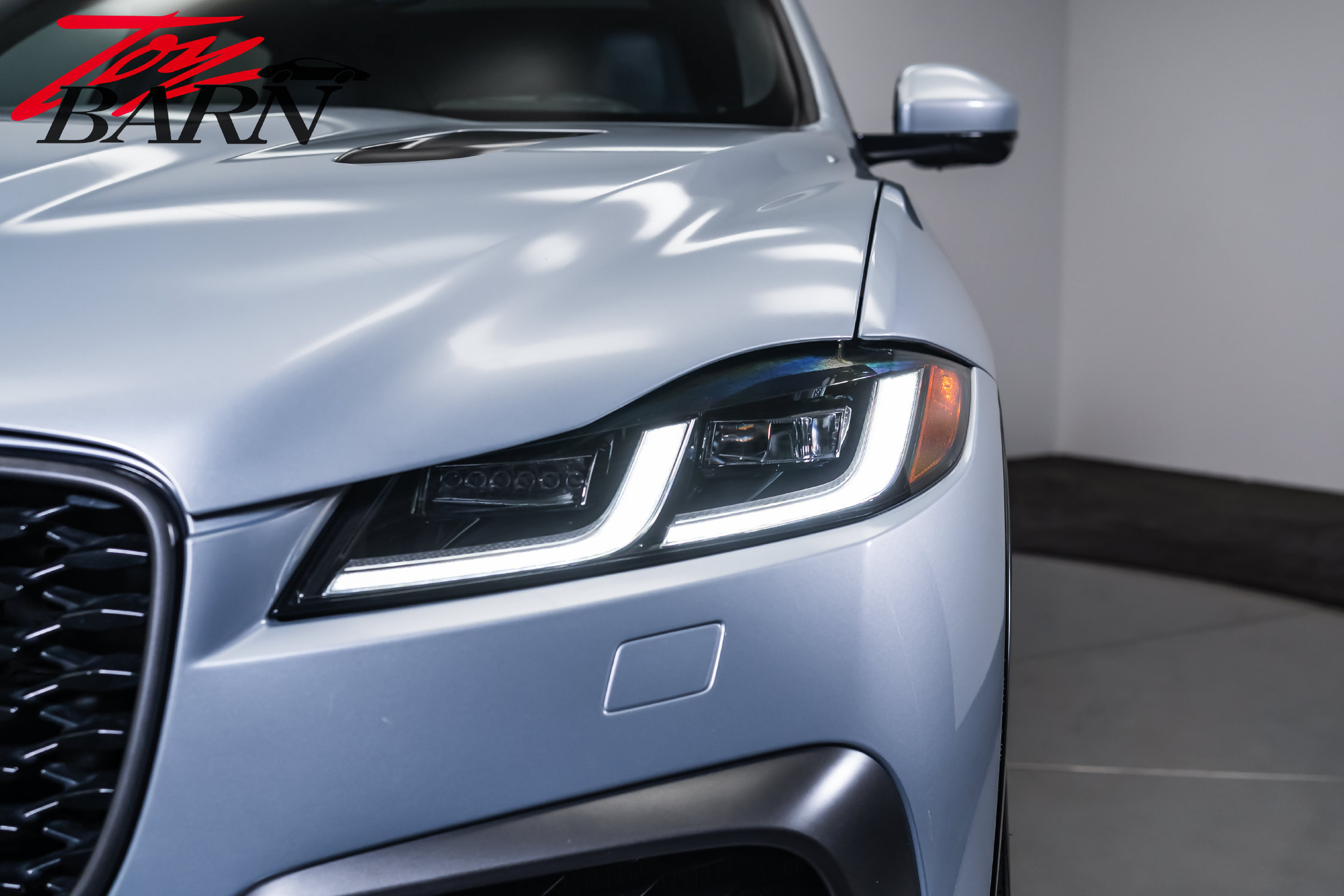 Used 2021 Jaguar F-PACE SVR AWD/4WD image 11