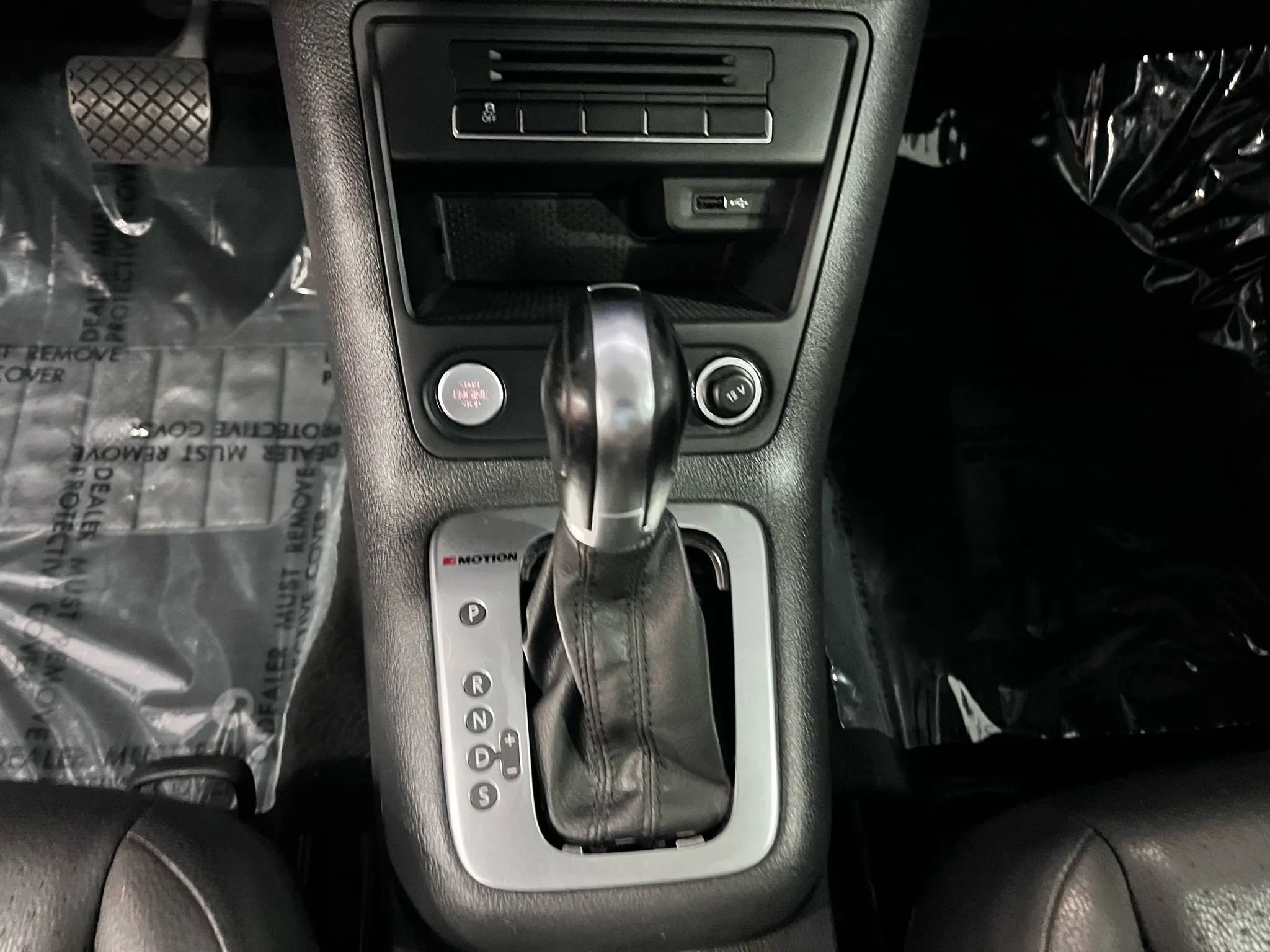 Used 2016 Volkswagen Tiguan S image 15
