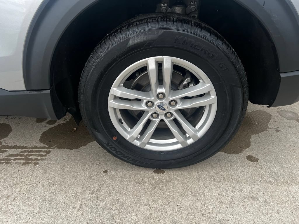 Used 2023 Ford Explorer XLT AWD/4WD image 13