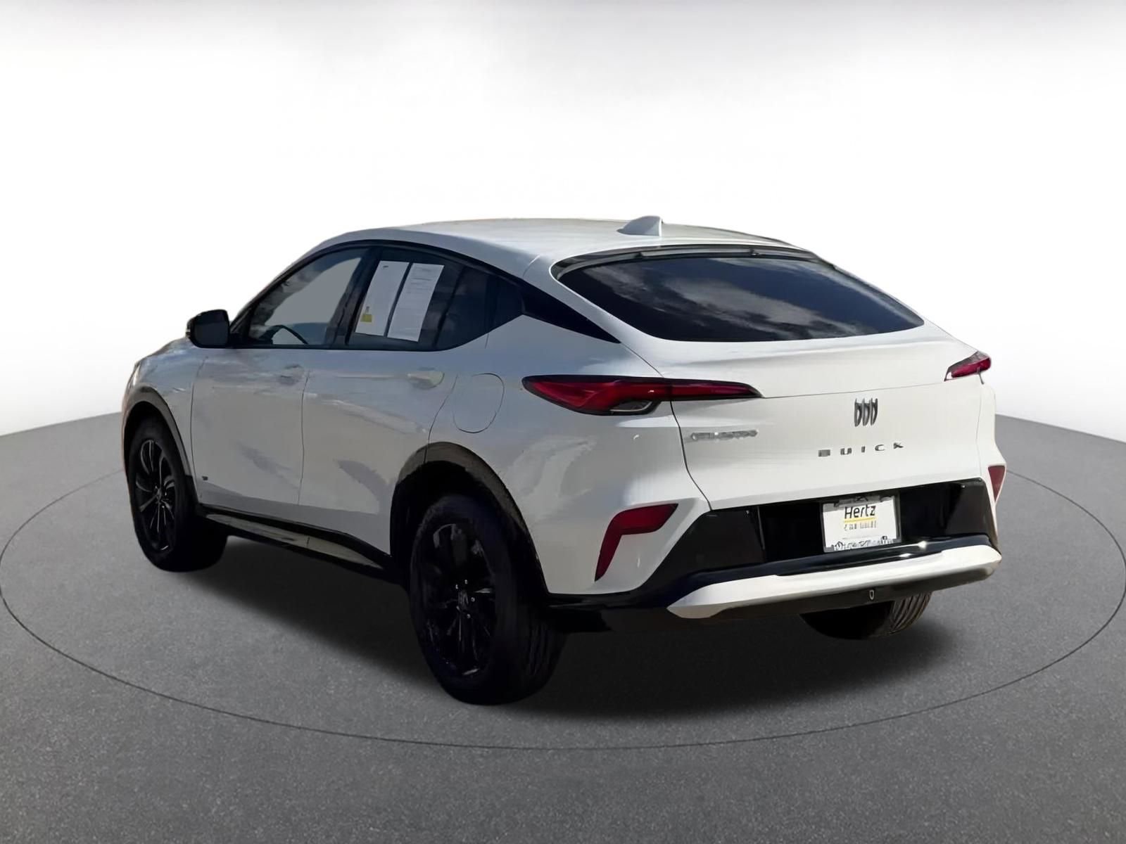 Used 2025 Buick Envista Sport Touring image 11