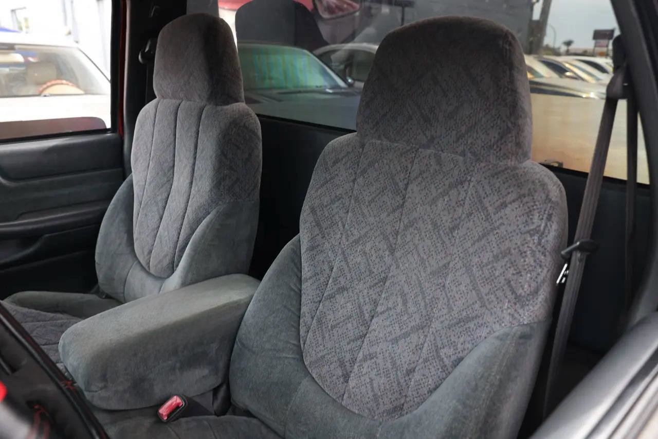 Used 2000 GMC Sonoma SLS w/ SLS Super Spec Pkg 1 image 6