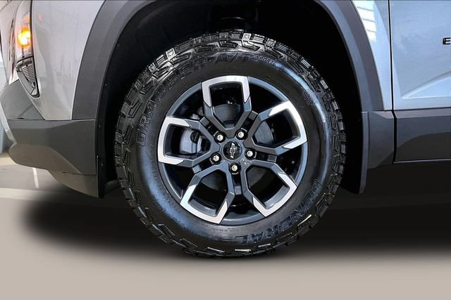 New 2026 Chevrolet Equinox ACTIV w/ Convenience Package III AWD/4WD image 12