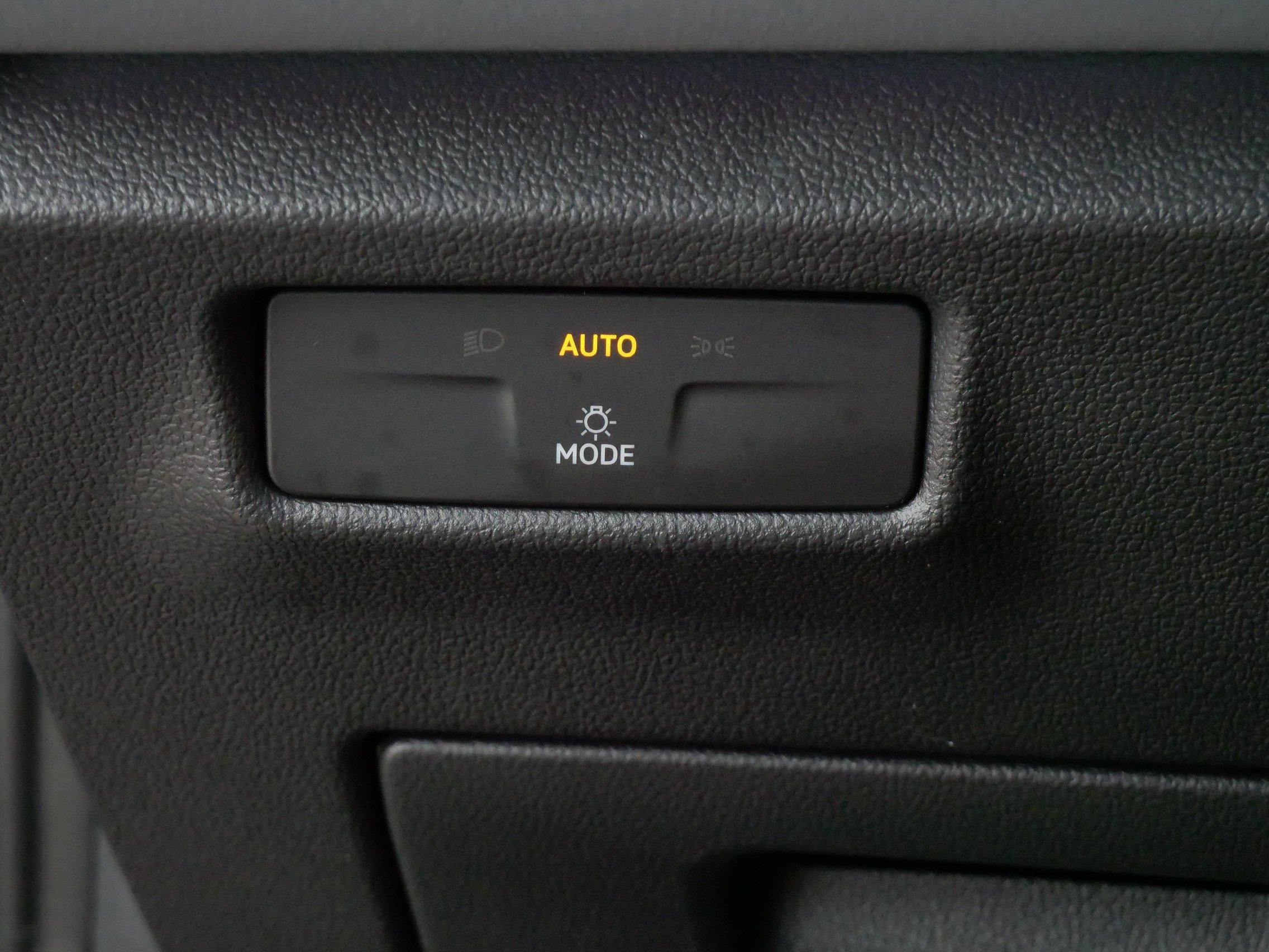 Used 2026 Volkswagen Tiguan SE R-Line AWD/4WD image 26