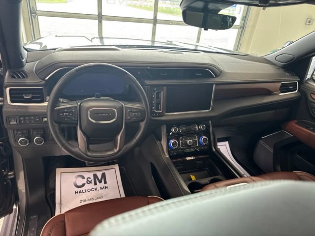 Used 2023 GMC Yukon Denali Ultimate AWD/4WD image 6